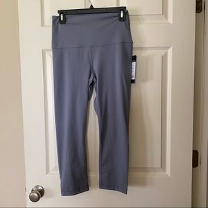 NWT Yogalicious Lux Women’s Capri Length Leggings